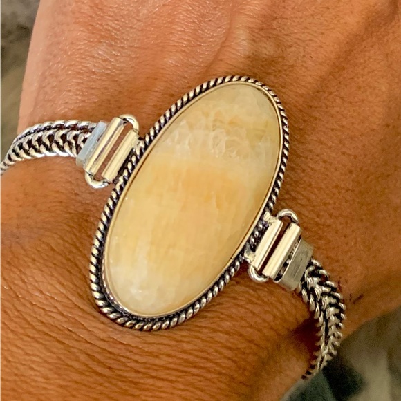 Silver and Gold Rings with Elegant Design - Picture 2 of 12